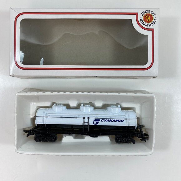 Bachmann HO Scale Model Train 3 Dome Cyanamid Tank Car 43100139 White Black 6" - Picture 2 of 9